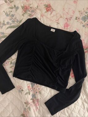 Aritzia Square Neck Black Ruched Long-Sleeve Crop Top